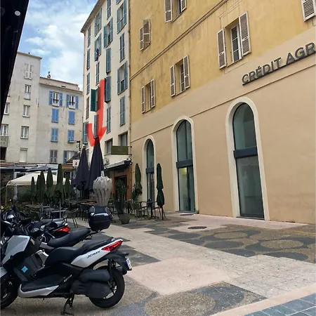 Au Coeur De La Vieille Apartment *